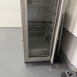 Viking  Wine Fridge Professional Series VUAR150SS