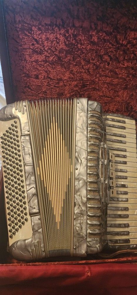 Titano 5814 Special Accordion