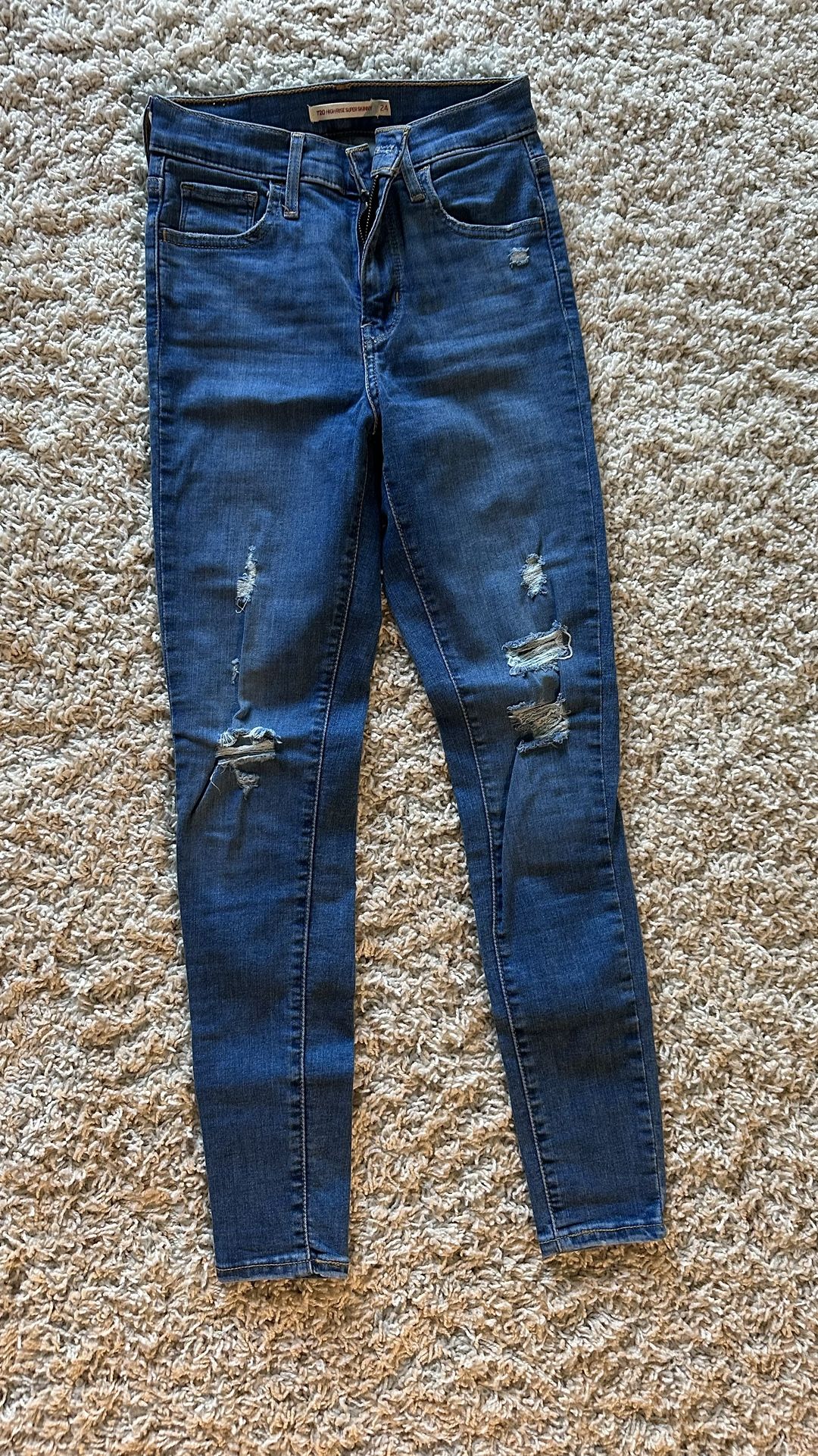 Levis Jeans Like New High Rise Super Skinny 24