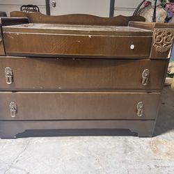 Vintage vanity dresser
