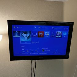 30 Inch Toshiba Tv With Wall Mount 