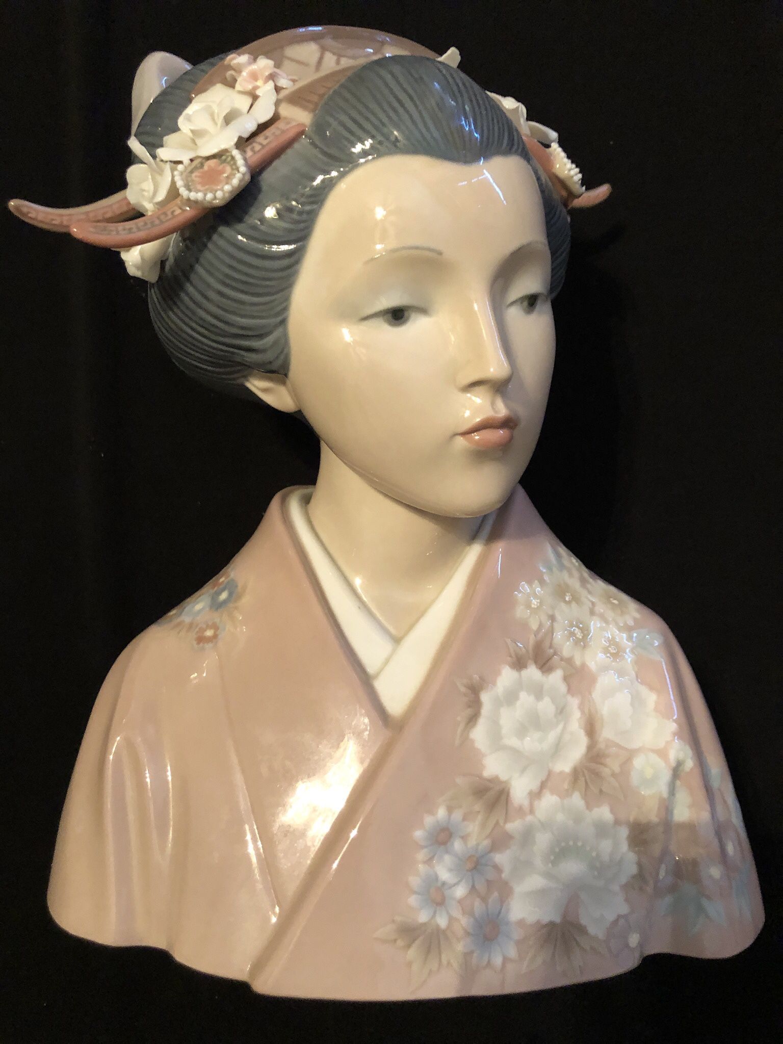 Lladro “Lady Of The East” Sculpture 