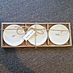 RAE DUNN Get It Girl Mini Plate Gift Set NWT