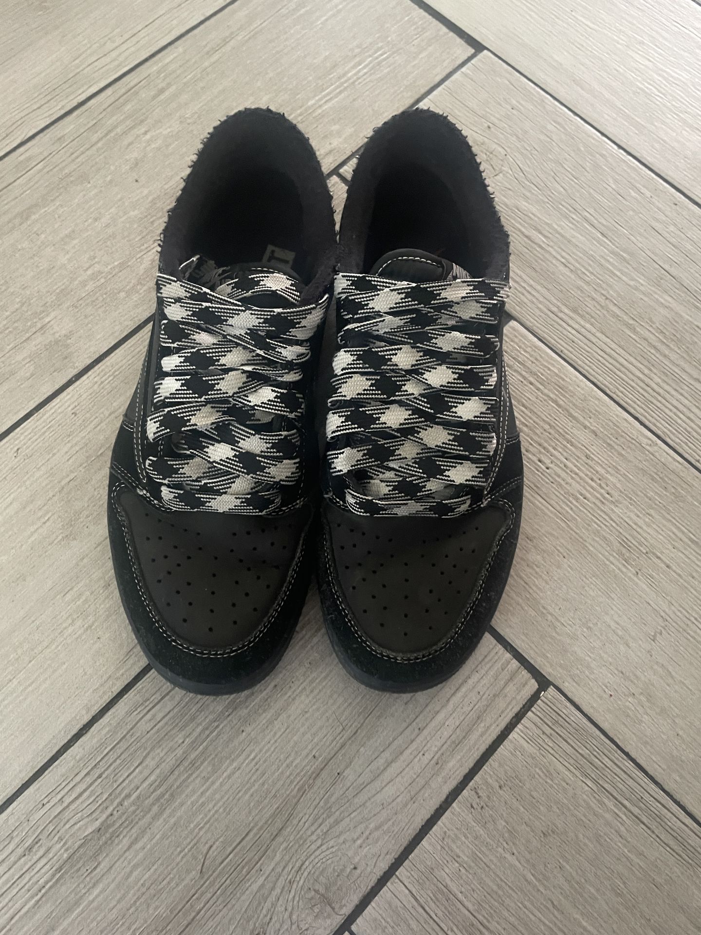 Travis scott black phantom jordan 1 low