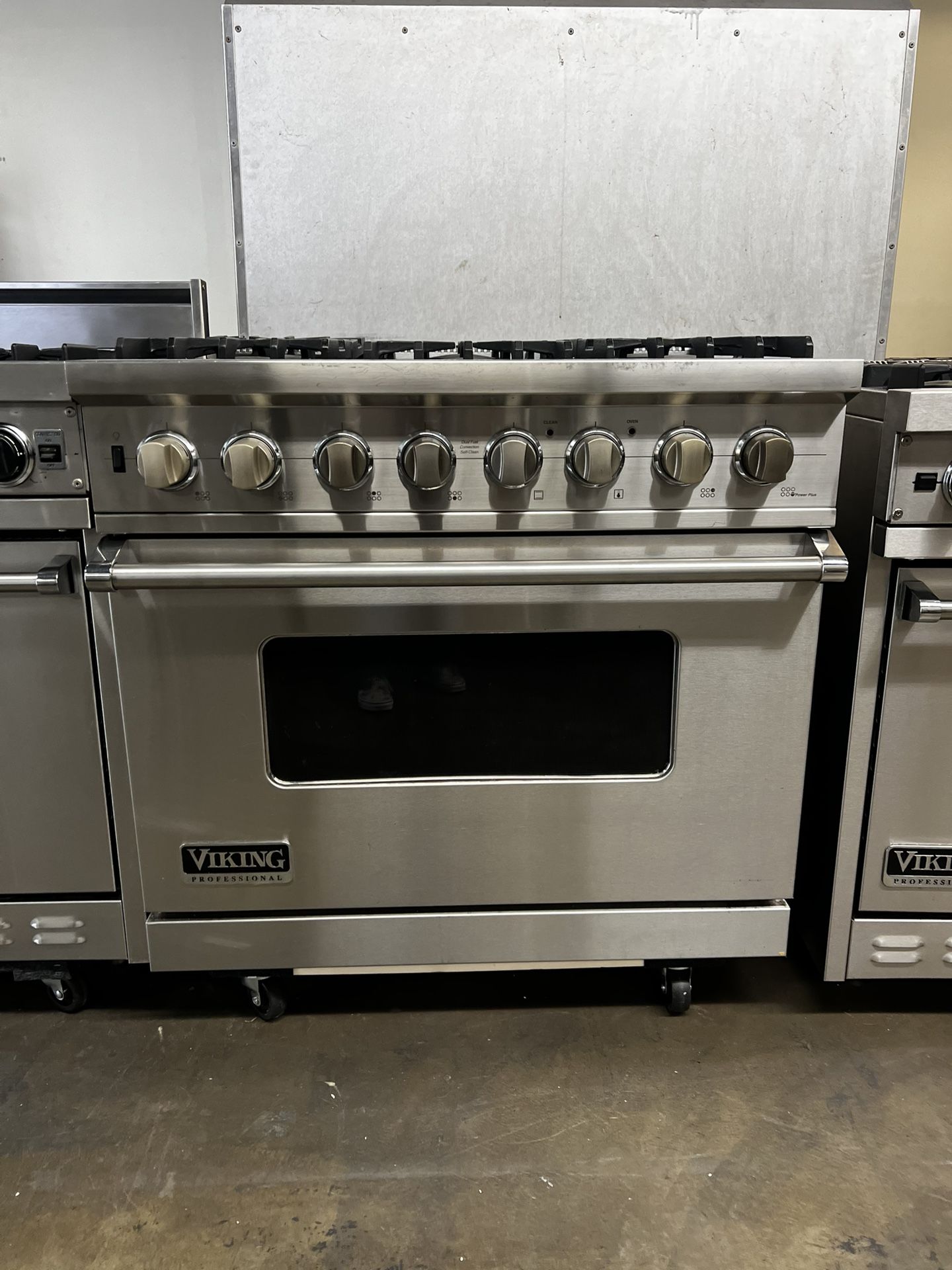 Viking 36” Stainless Steel Dual Fuel Gas Range Stove