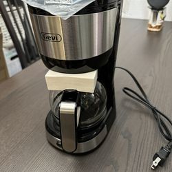 Gevi 4-Cup Coffee Maker with Auto-Shut Off, Small Drip Coffeemaker Compact Coffee  Pot Brewer Machine with Cone Filter, Glass Carafe and Hot Plate, Sta for  Sale in Hacienda Heights, CA - OfferUp