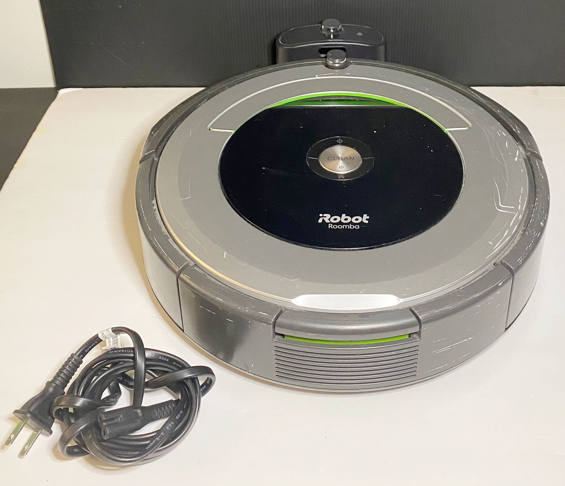 iRobot Roomba E6 Vacuum Y1974 w/ Charger & Power Cable Tested Working!