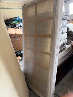 KING SPLIT BOX SPRING FREE