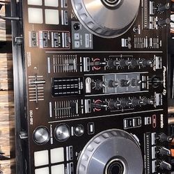 Pioneer DDJ SR2 DJ Controller 
