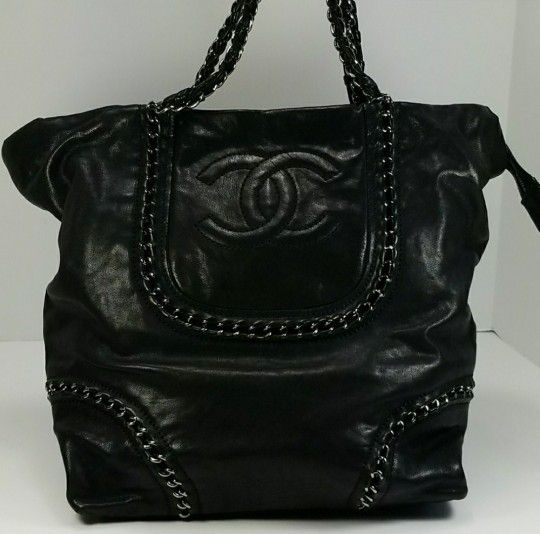 Chanel Tote Black Glazed Caviar Leather w/Dust Bag