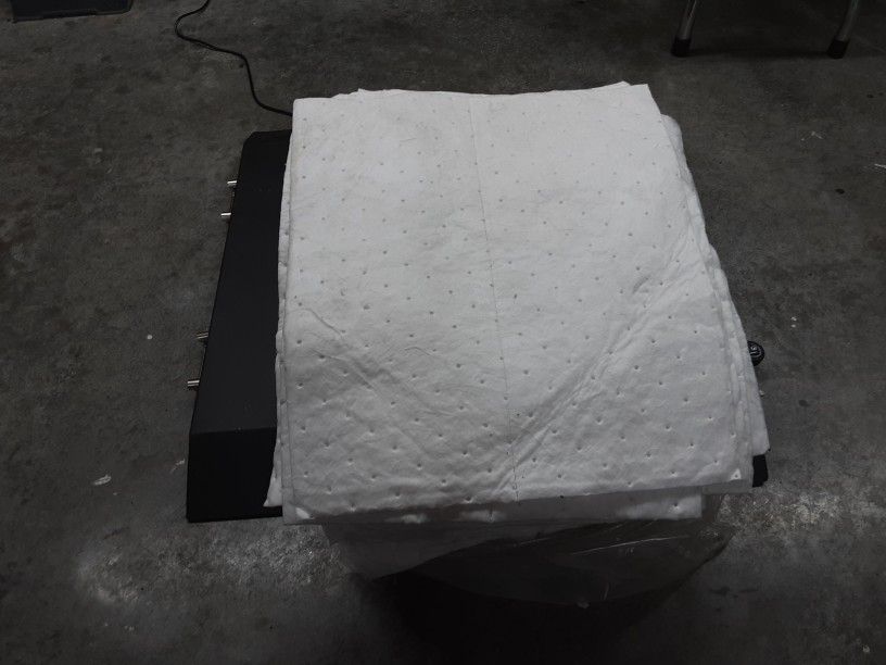Heavy Duty  Oil Absorbing Mat  Pads,  184 Pads $50