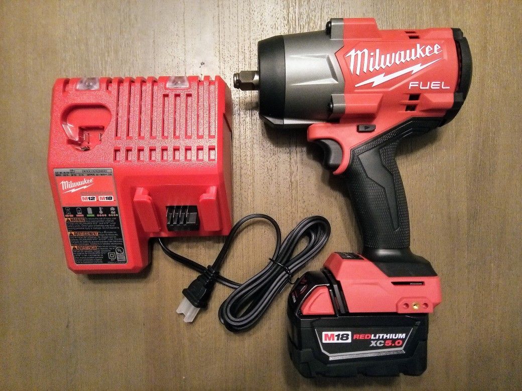 Milwaukee M18 Fuel 1/2" High Torque Impact Wrench With Friction Ring Kit