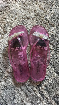 Juicy couture flip flops