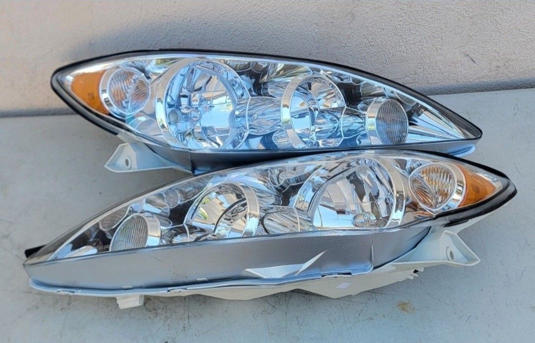 2005 And 2006 Toyota Camry Headlights Luces Calaveras Micas Faros Focos Faroles