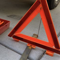 Highway/Road DOT REFLECTIVE TRIANGLE