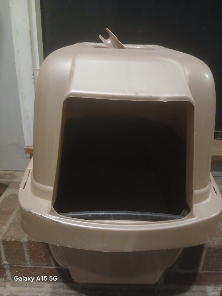 Litter Box And Pet Carrier