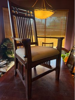 Broyhill Dining Room Set