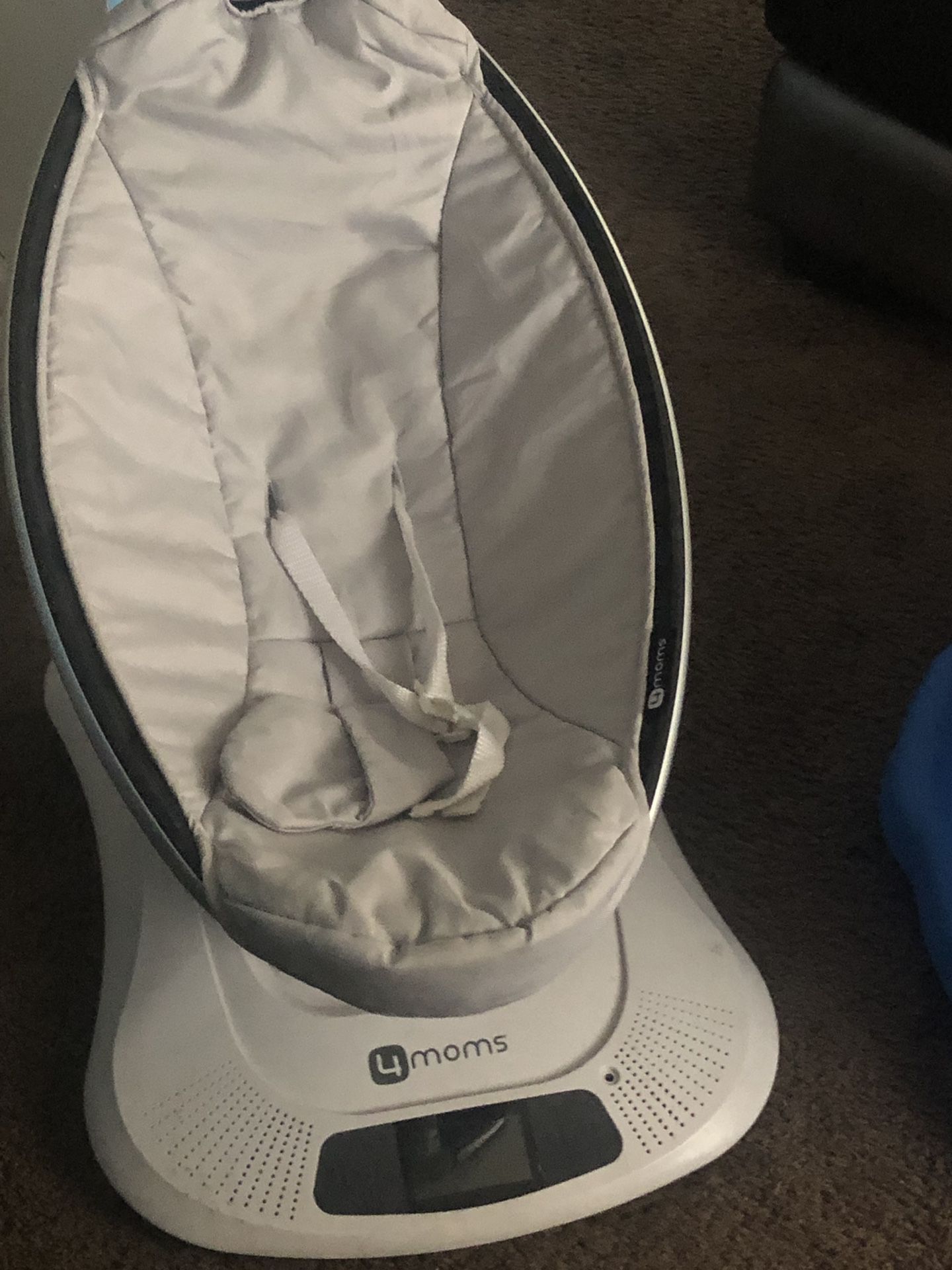 4 moms Bluetooth baby swing