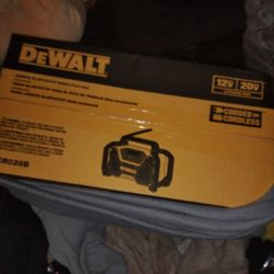 Cordless Or Plugin DeWalt Heavy Duty Radio