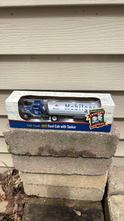 Mobil Gas Tanker Collectors Semi Truck