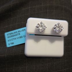 Moissanite earings