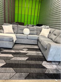 Grey U sectional sofa couch (Delivery AVAILABLE)