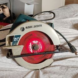 Black And Decker 7 1/4 Inch Saw