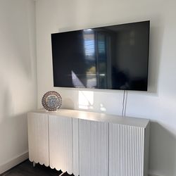 Scallop solid wood console/buffet table