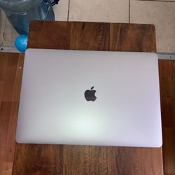 Apple MacBook Pro