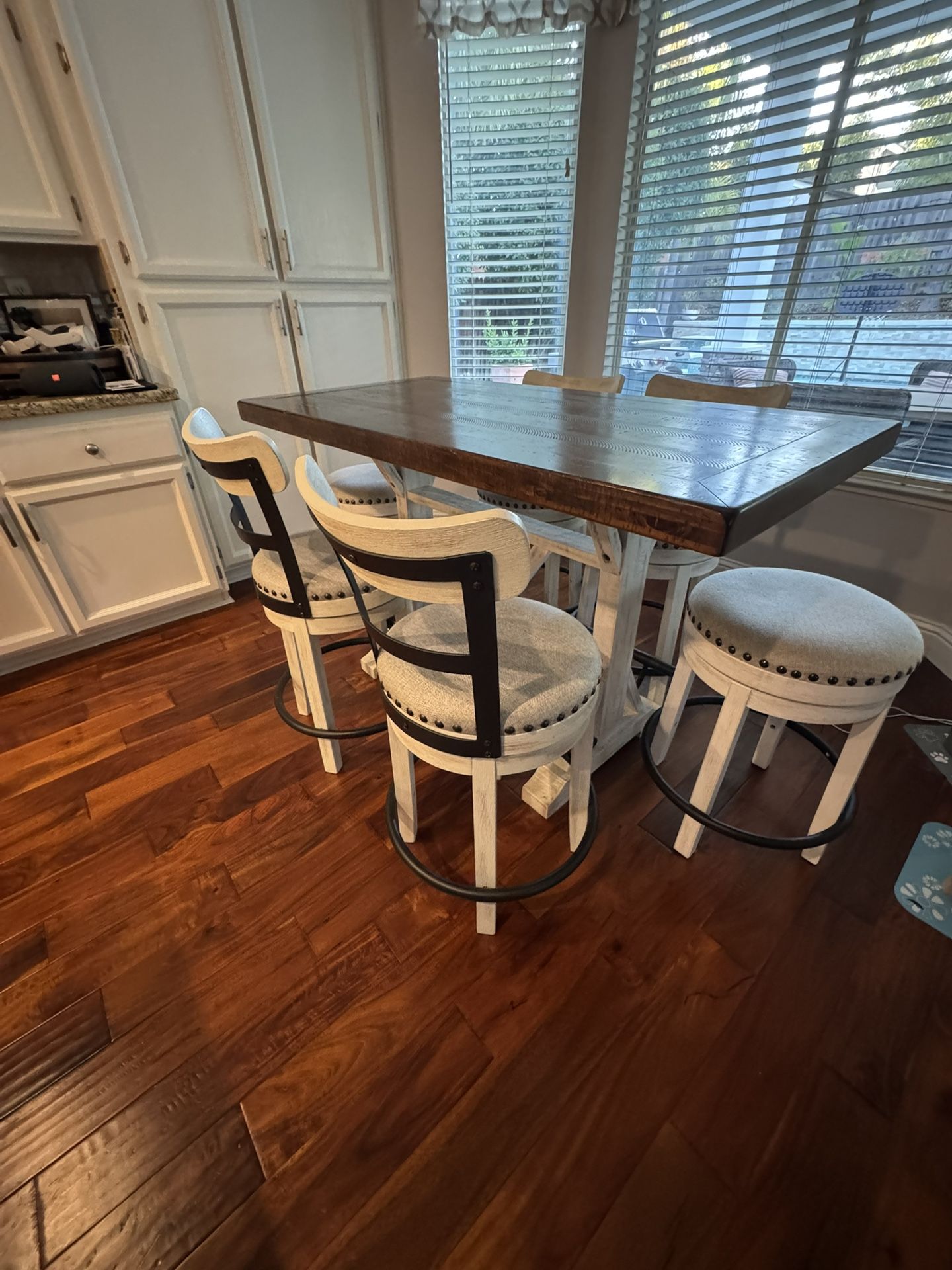 Dining Table with six Chairs
