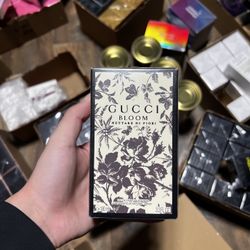 Brand New Men And Female Perfumes And Colognes For Sale Singles Bulk And Wholesale With Great Deals for This Christmas 🎄🎄✅