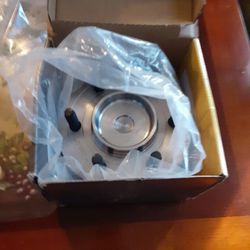 05 Ford Expedition 2 Front Hubs 