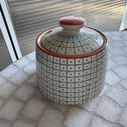 Ceramic Sugar Bowl with Notched Lid