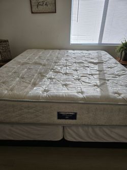 Serta Perfect Sleeper King Mattress & Box Spring
