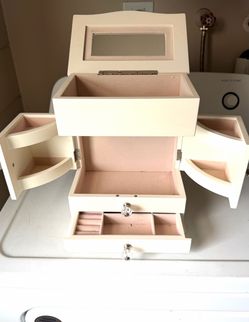 Table top jewelry box