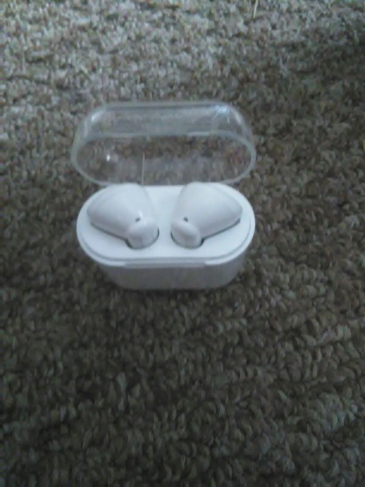 BRAND NEW BLUETOOTH AIRPODS BY ONN VERY GOOD QUALITY AND SOUND