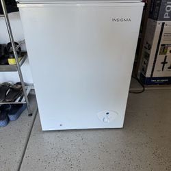 Chest Freezer 3.5 Cu. ft