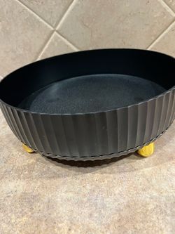 Lazy Susan/Turn Around Tray Black Display Stand w/Golden Feet