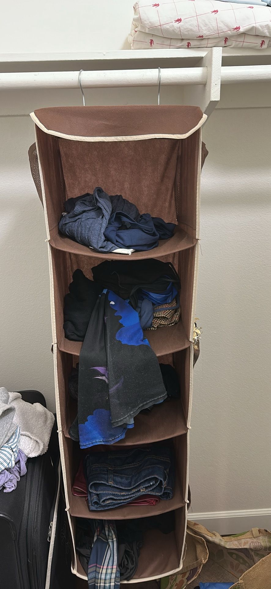 Hanging Compartment