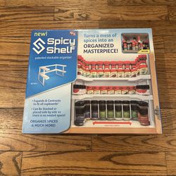 Spicy shelf organizer