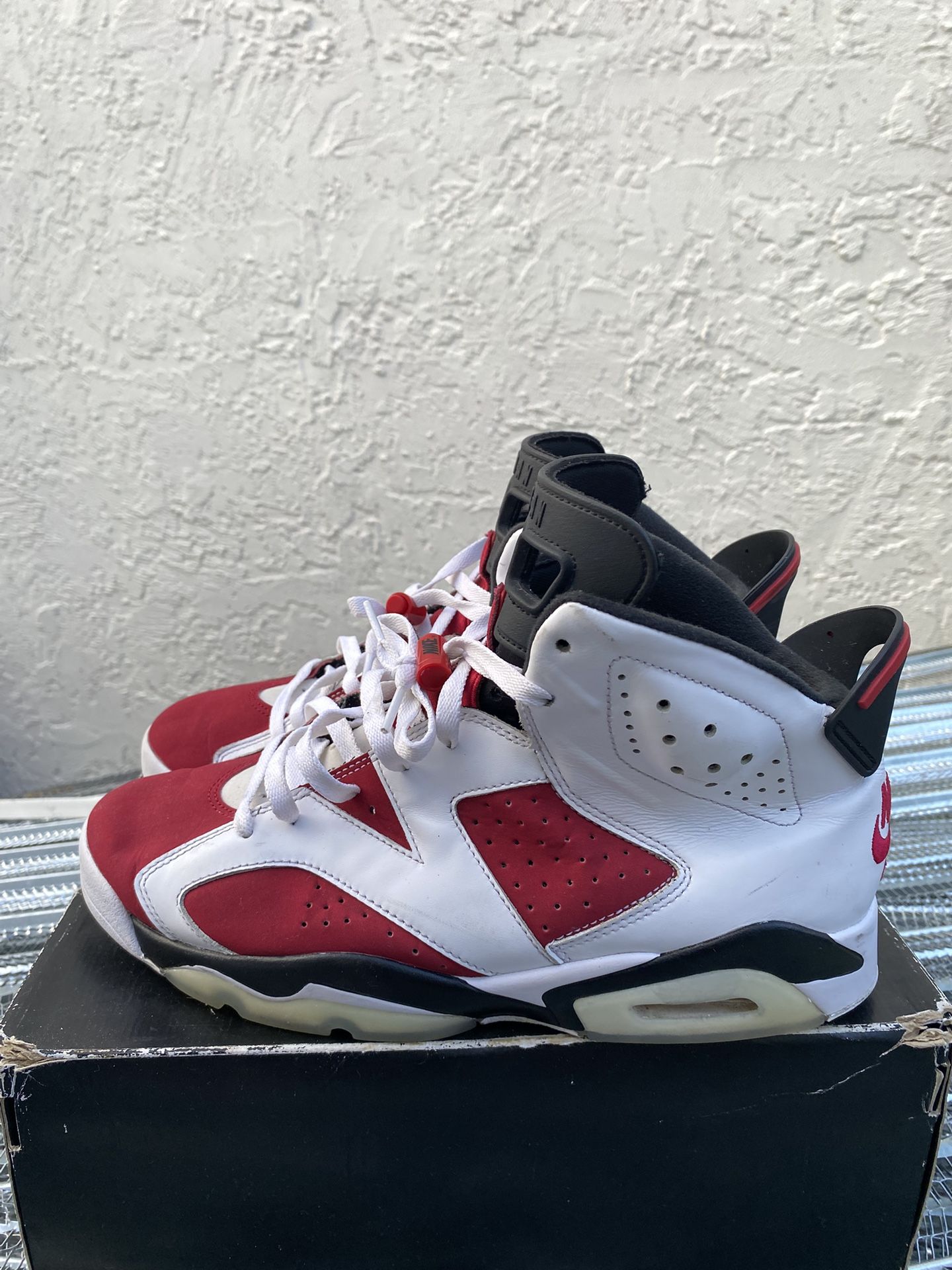 Size 11 - Jordan 6 Carmine 2021