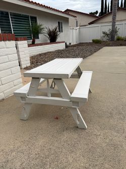 FREE Folding Kid Picnic Table
