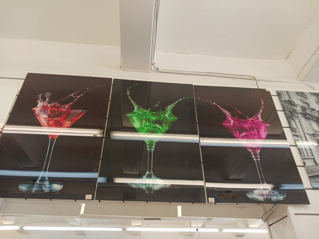 Glasss Wall Home & Garden