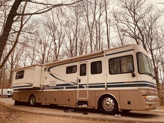 2002 Fleetwood  Bounder 39R
