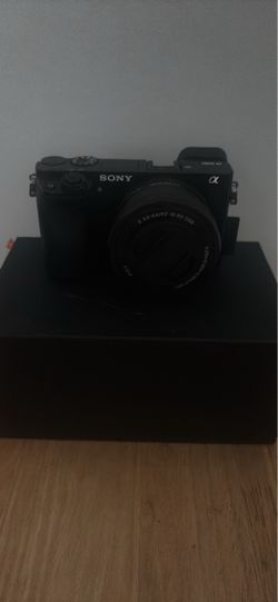 Black Sony a6000