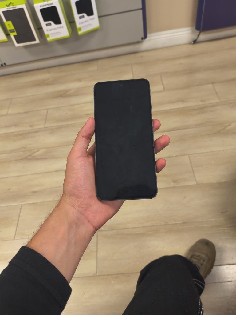 Samsung Galaxy S24FE Fully Functional With Case