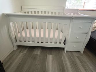 White crib