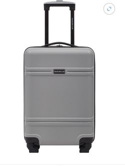 Travelers Club Hardside Rolling Suitcase – Silver