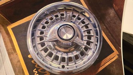 Spinner Hub caps '66 Pontiac