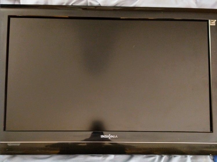 INSIGNIA 32" 720p/60Hz LCD TV(Like New)
